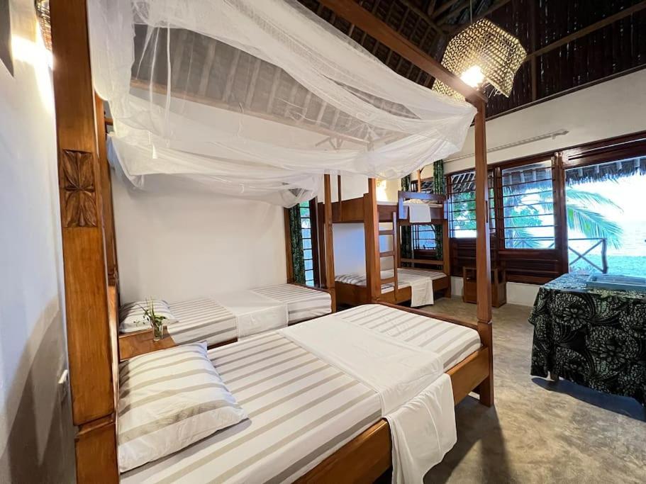 Lui Ushongo Beach House Pangani Bagian luar foto