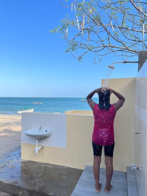 Lui Ushongo Beach House Pangani Bagian luar foto
